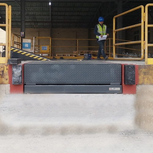 提升效率，安全可靠的成品卸货口装卸货平台