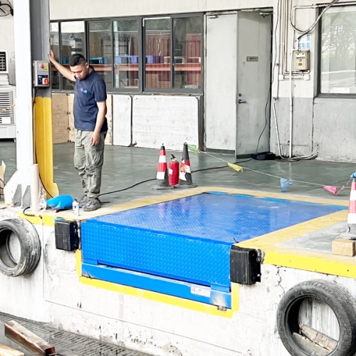 小月台，大能量：揭秘卸货平台如何成为包装仓库的“隐形加速器”