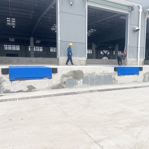 高强度作业的“钢铁臂膀”：液压卸货平台抗压与耐用性技术解密