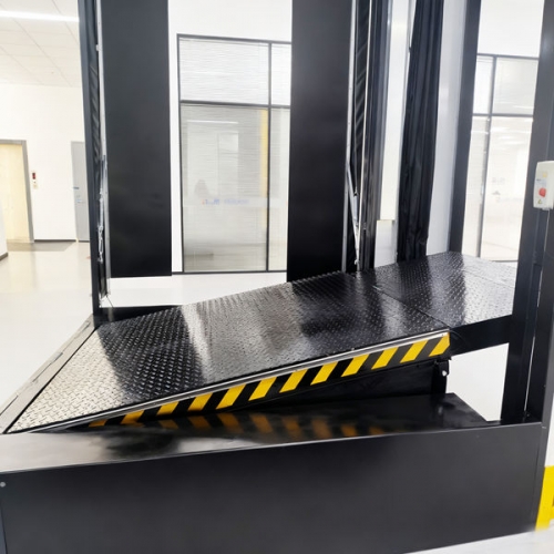 仓库卸货平台：弥补车厢与月台30 公分落差，6-15吨级全线定制