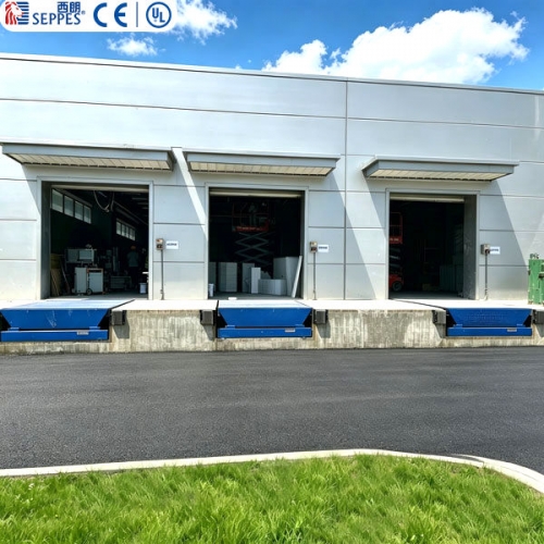 成品仓库出货码头电动液压登车桥