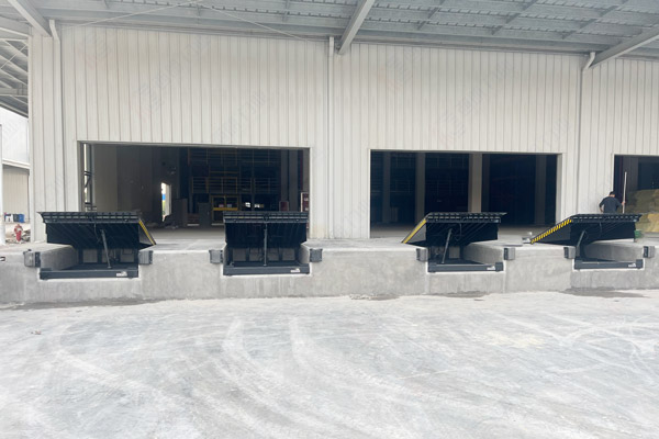 液压装卸货平台在仓储领域的应用