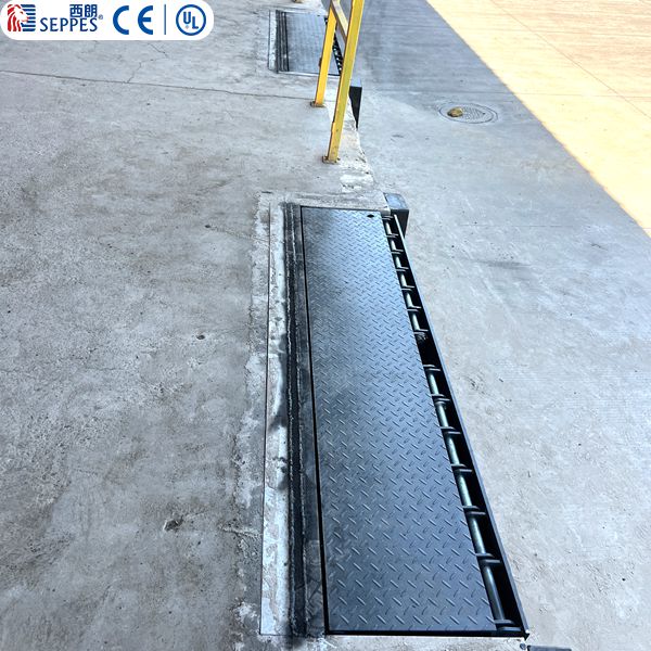 手动沿边式卸货平台